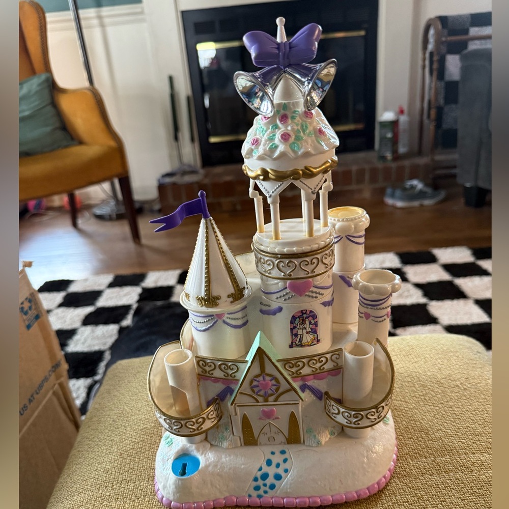 Trendmasters wedding cake castle
